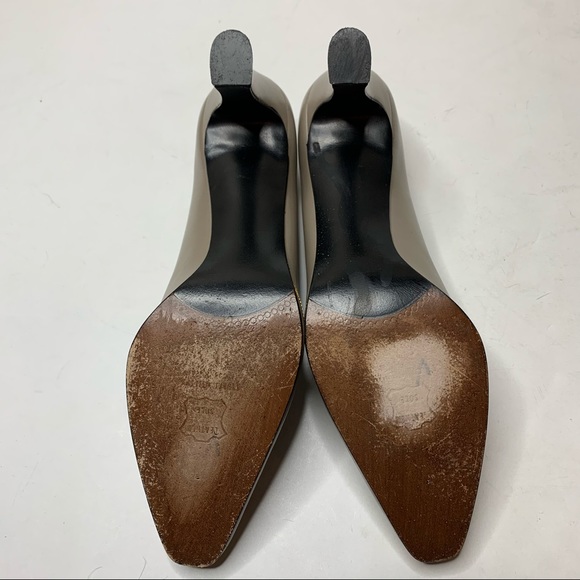 Stuart Weitzman leather gold chain pumps NARROW SIZE - Picture 9 of 12